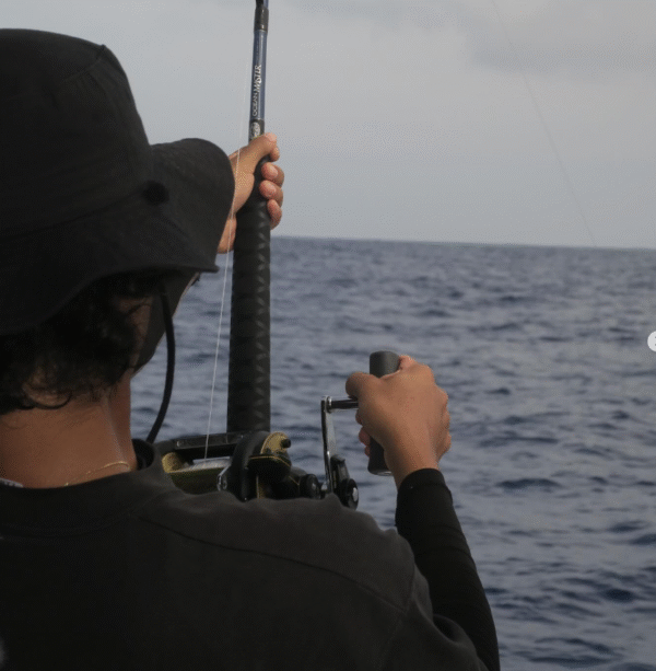 yate de lujo para pesca deportiva en altamar - Image 4