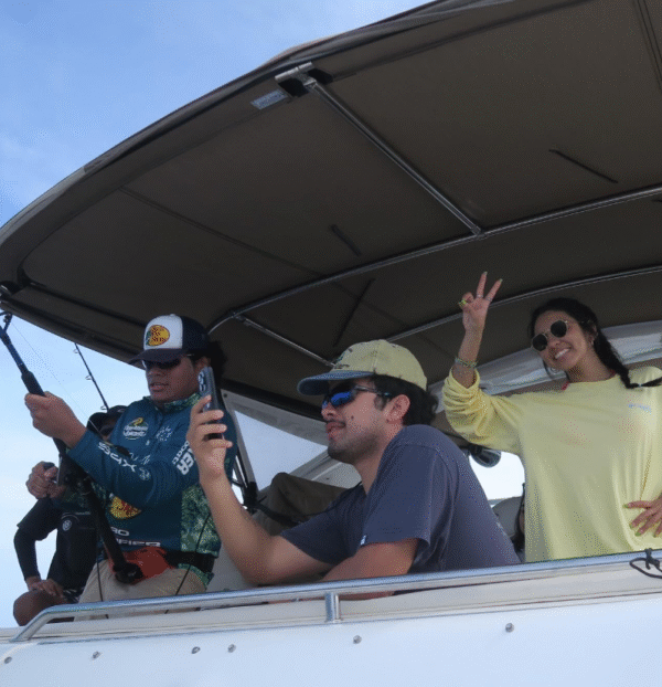 yate de lujo para pesca deportiva en altamar - Image 8